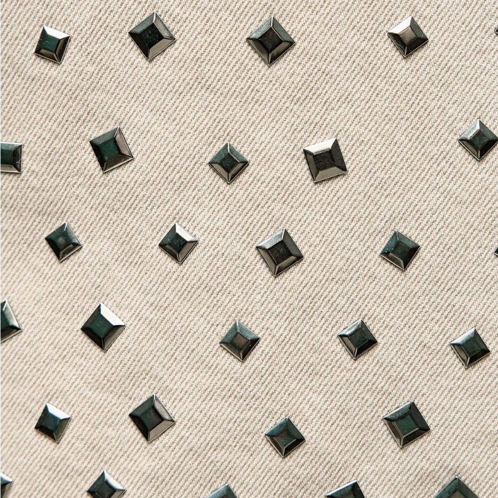 Zara mid rise studded TRF jeans - Picture 4 of 4